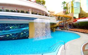 Golden Nugget hotel y Casino